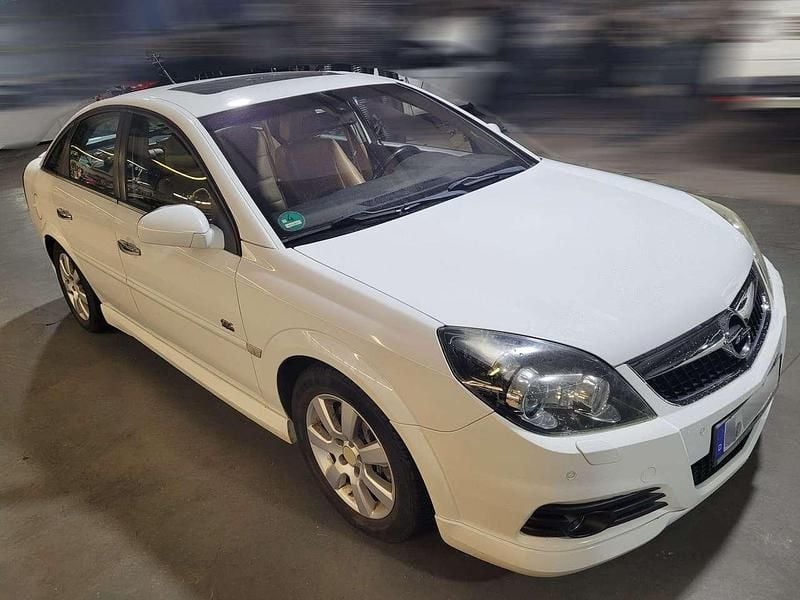 Weiß Gebraucht 2007 Opel Vectra Cosmo Limousine | 3.550 € (Fairer Preis) - Bild 1/4