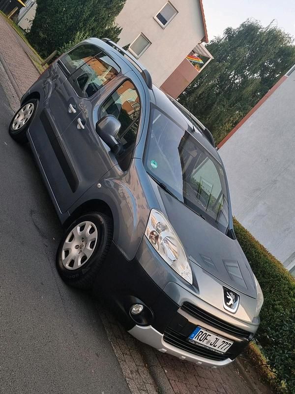 Grau Gebraucht 2008 Peugeot Partner Tepee Van / Kleinbus | 3.600 € (Fairer Preis) - Bild 1/4