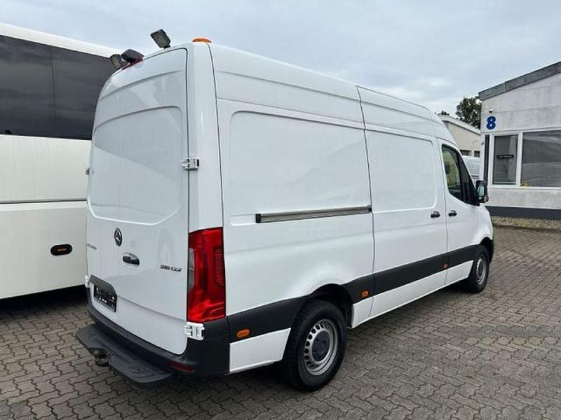 Gebraucht Mercedes Sprinter 163 PS (119 kW) 2020 Arktikweiss Van
