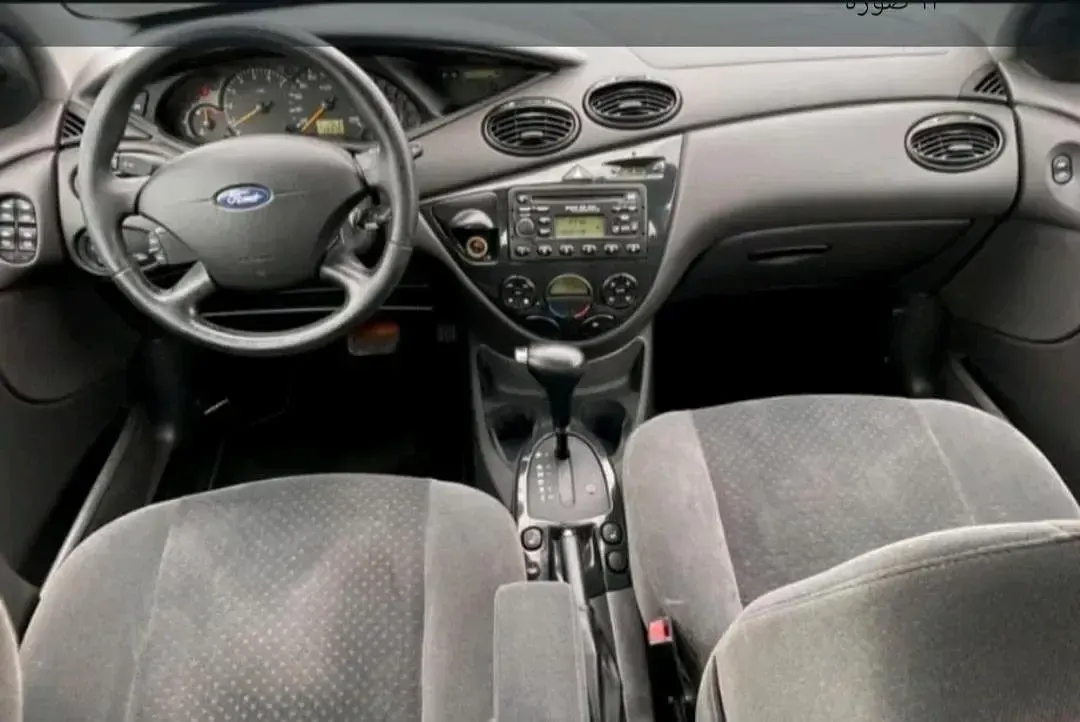 Usado Ford Focus 110 CV (80 kW) 2005 Plateado Berlina