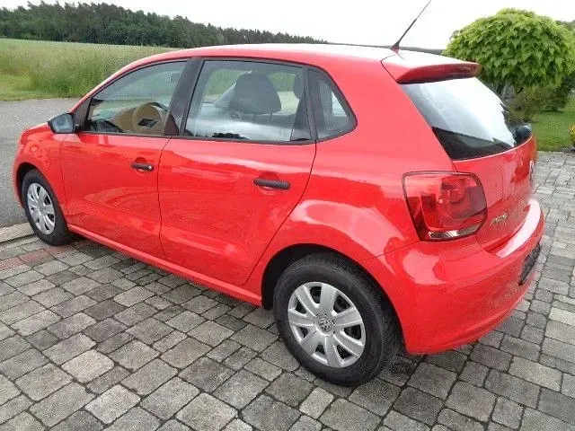 Gebraucht VW Polo Trendline 75 PS (55 kW) 2013 Rot Kleinwagen
