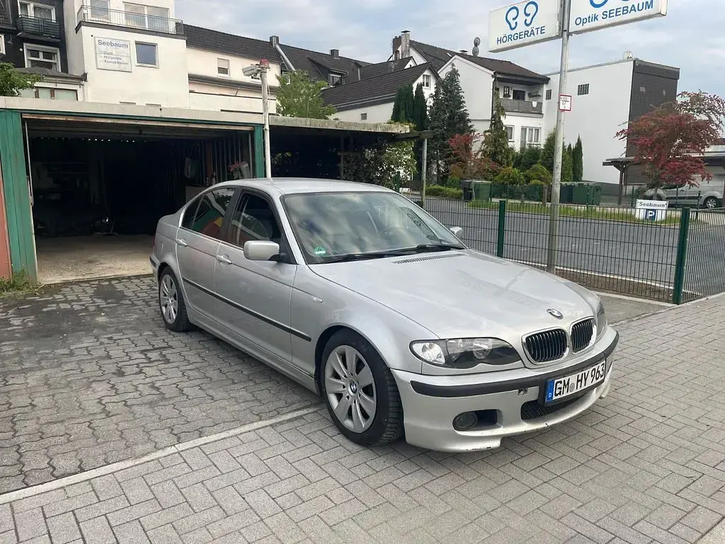 Gebraucht BMW 320 Sport Line 170 PS (125 kW) 2001 Silber Limousine