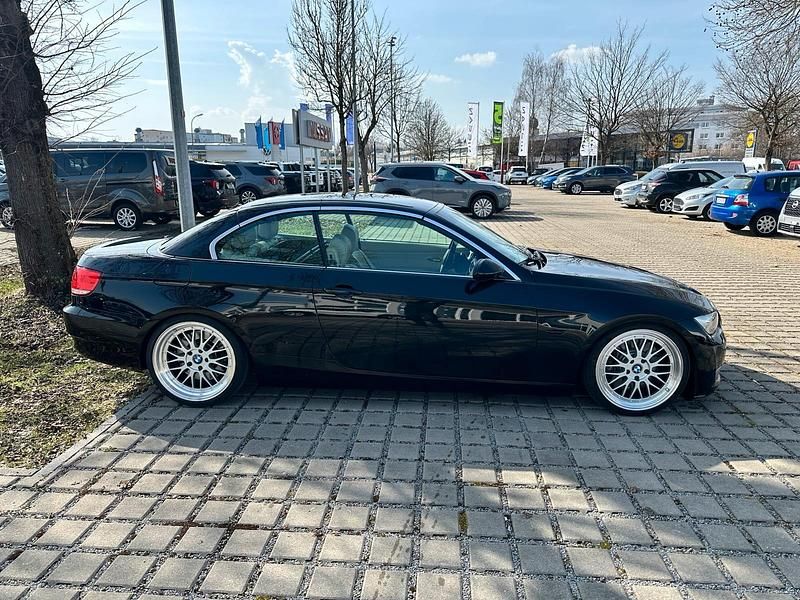 Gebraucht BMW 335 Cabriolet 306 PS (225 kW) 2007 Schwarz Cabrio