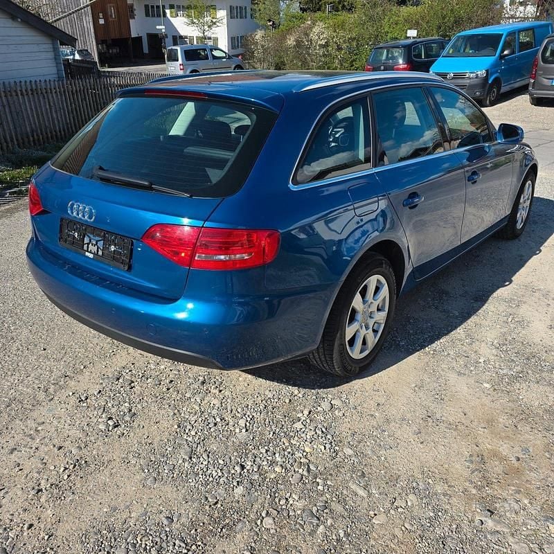 Używany Audi A4 170 KM (125 kW) 2010 Niebieski Kombi