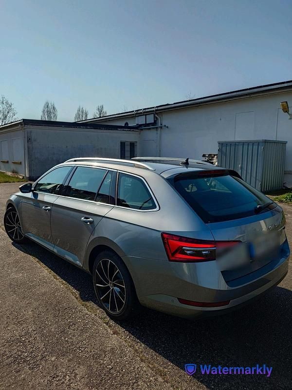 Gebraucht Skoda Superb Style 190 PS (139 kW) 2019 Silber Kombi