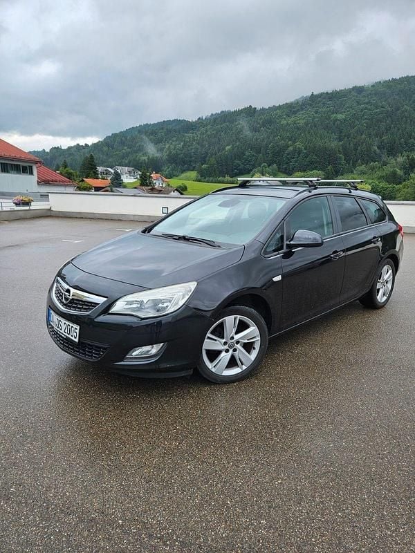 Schwarz Gebraucht 2013 Opel Astra Kombi | 3.980 € (Superpreis) - Bild 1/4