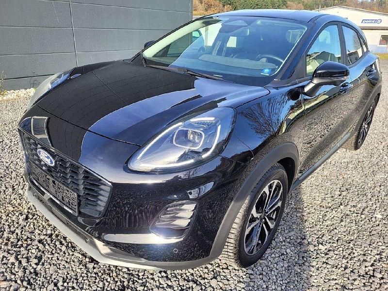 Obsidianschwarz metallic Gebraucht 2025 Ford Puma Titanium SUV | 26.990 € (Fairer Preis) - Bild 1/4