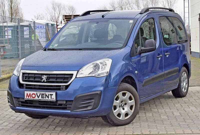 Blau Gebraucht 2017 Peugeot Partner Tepee Van / Kleinbus | 5.990 € (Guter Preis) - Bild 1/4