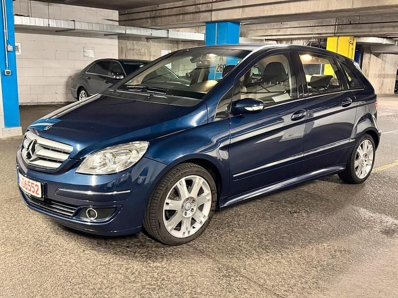 Blau Gebraucht 2008 Mercedes B200 Van / Kleinbus | 4.699 € (Fairer Preis) - Bild 1/4
