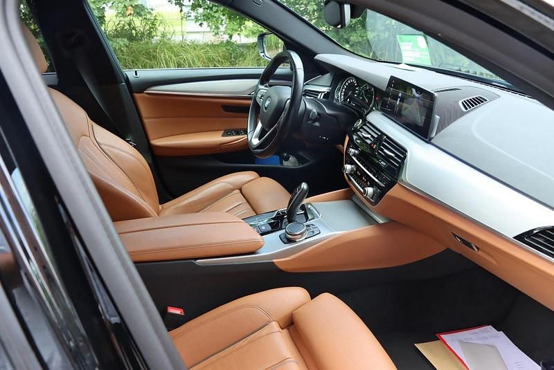 Gebraucht BMW 520 190 PS (139 kW) 2018 Schwarz Kombi