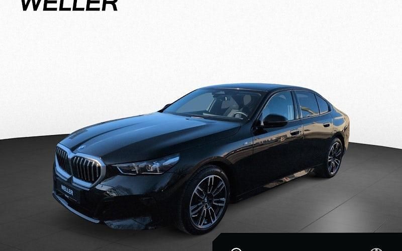 Gebraucht BMW 520 M Sport 197 PS (144 kW) 2025 Black sapphire (schwarz) Limousine