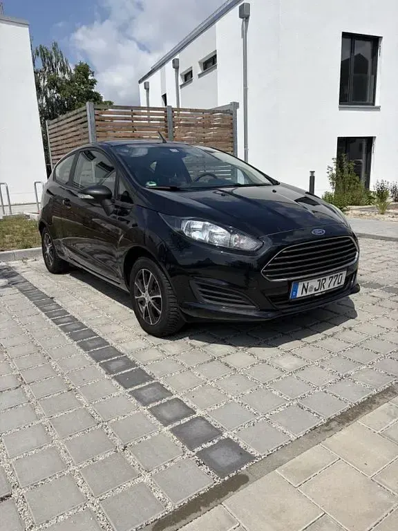 Gebraucht Ford Fiesta 82 PS (60 kW) 2015 Schwarz Kleinwagen