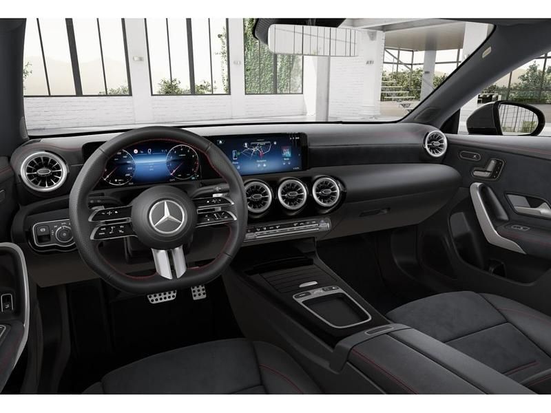 Gebraucht Mercedes CLA200 Shooting Brake Premium 163 PS (119 kW) 2024 Grau Kombi