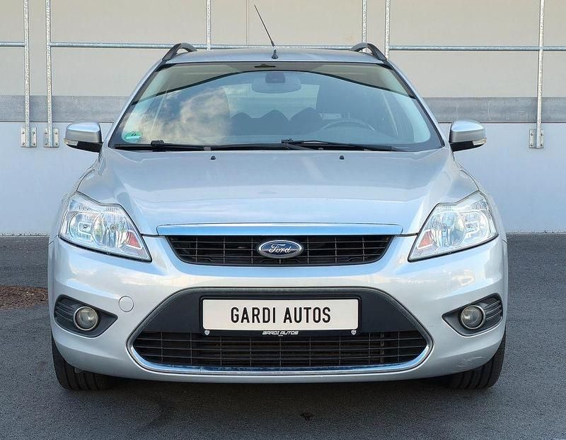 Gebraucht Ford Focus 109 PS (80 kW) 2009 Silber Limousine
