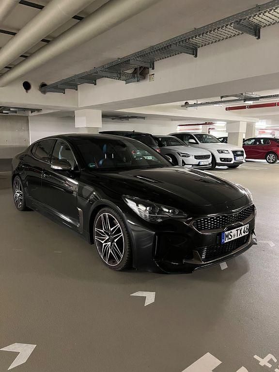 Schwarz Gebraucht 2021 Kia Stinger Limousine | 38.490 € (Fairer Preis) - Bild 1/4