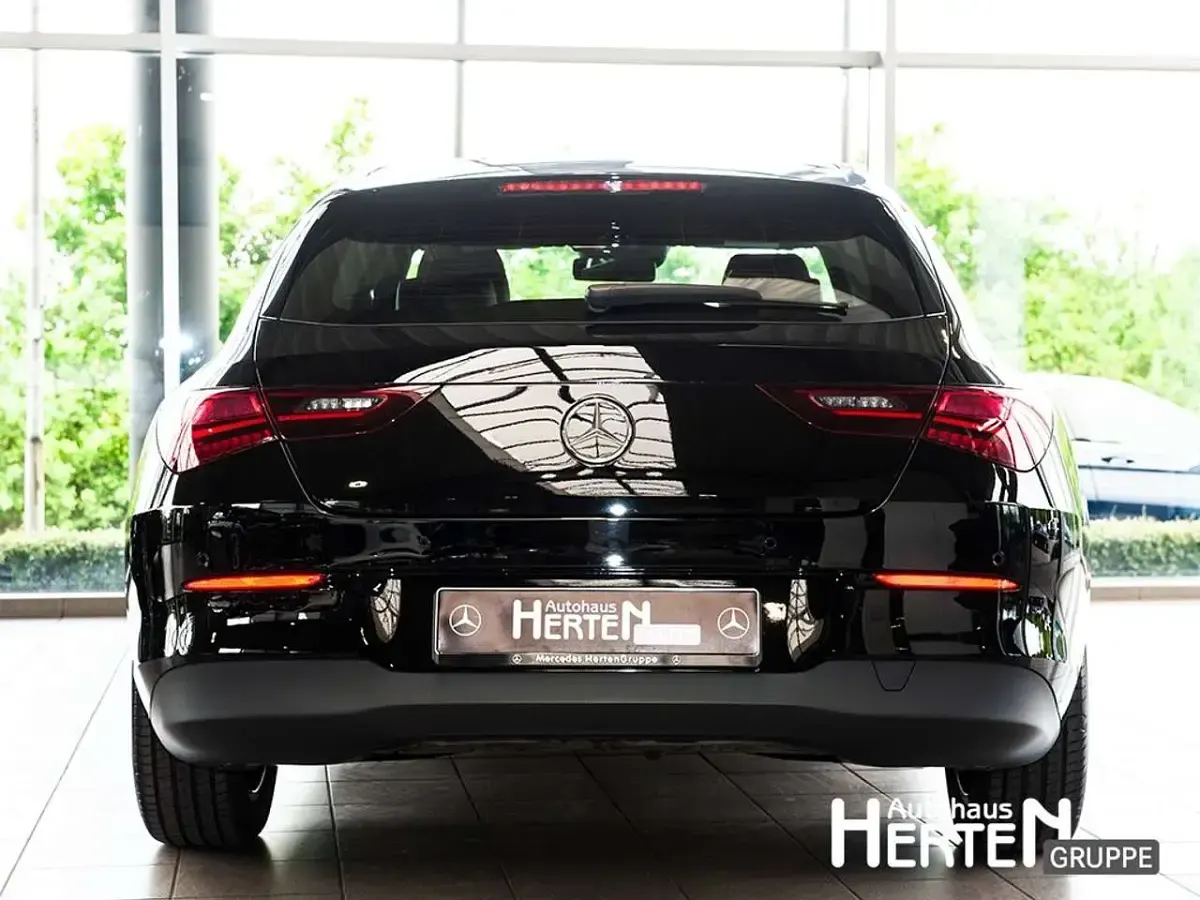 Gebraucht Mercedes CLA200 Advanced 163 PS (119 kW) 2024 Schwarz Limousine