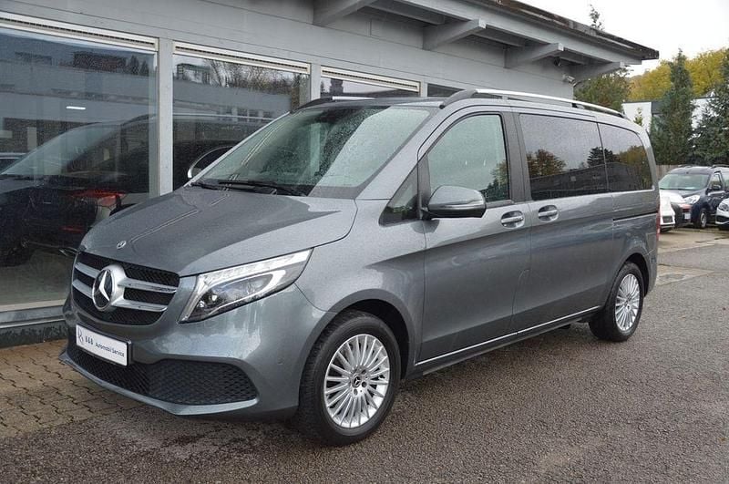 Grau Gebraucht 2021 Mercedes V250 Van / Kleinbus | 44.990 € (Superpreis) - Bild 1/4