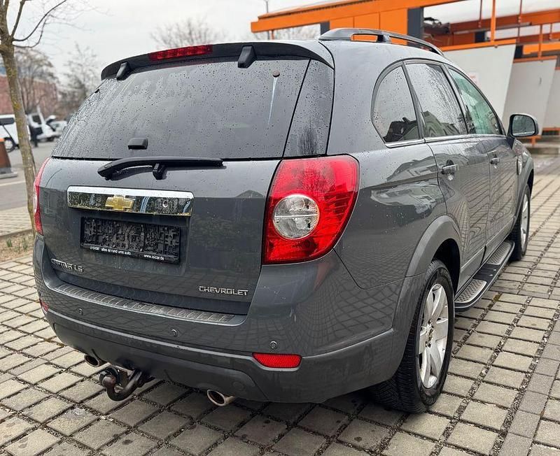 Gebraucht Chevrolet Captiva LS 136 PS (100 kW) 2011 Grau SUV