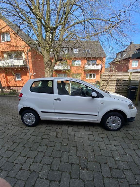 Gebraucht VW Fox 54 PS (39 kW) 2008 Weiß Kleinwagen