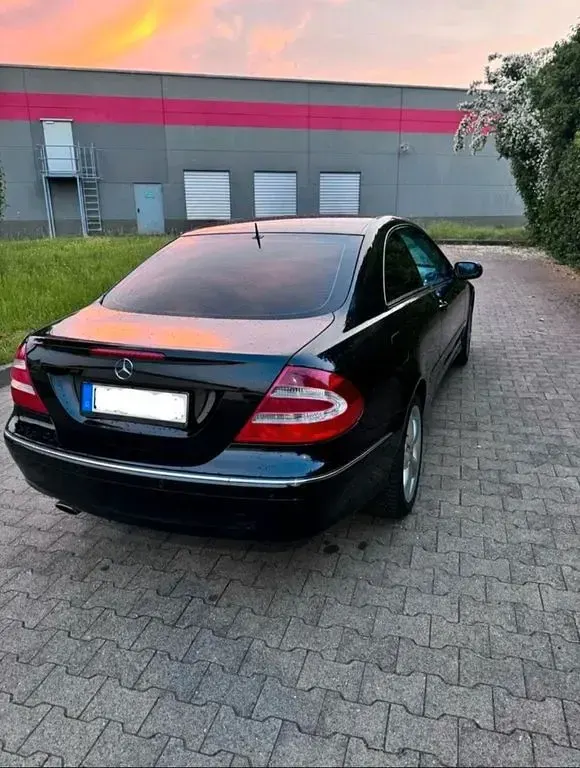Gebraucht Mercedes CLK240 Avantgarde 170 PS (125 kW) 2003 Schwarz Coupé