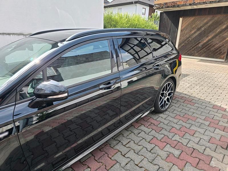 Gebraucht Ford Mondeo ST-Line 211 PS (155 kW) 2018 Schwarz Kombi