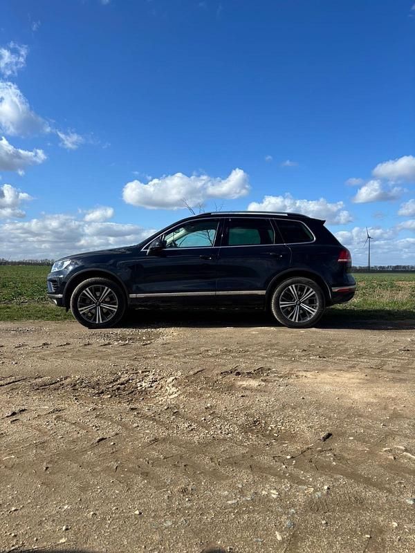 Gebraucht VW Touareg 262 PS (192 kW) 2015 Blau SUV