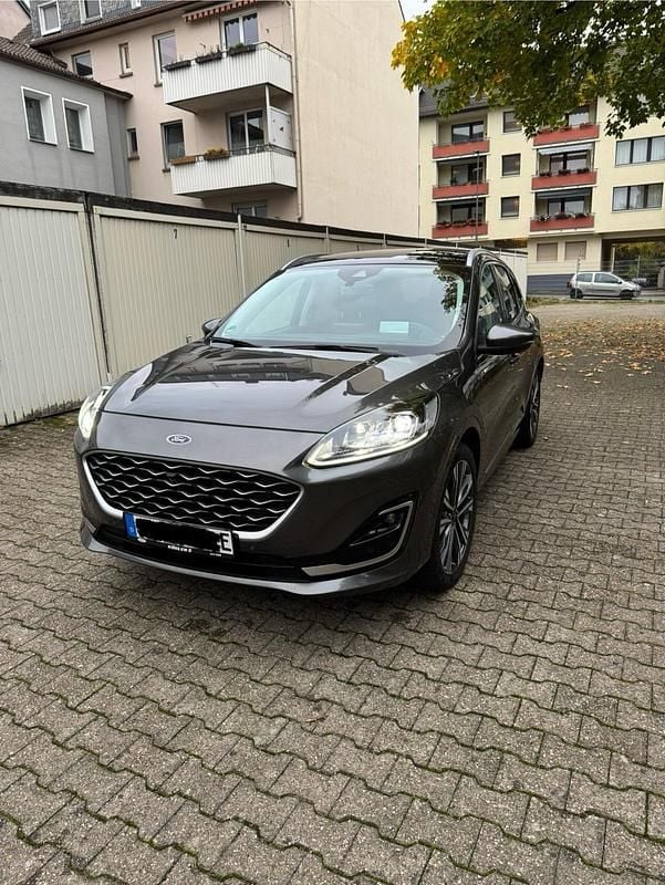 Grau Gebraucht 2021 Ford Kuga Vignale SUV | 22.800 € (Fairer Preis) - Bild 1/4
