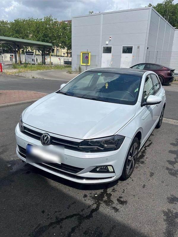Weiß Gebraucht 2018 VW Polo Comfortline Kleinwagen | 14.000 € (Etwas zu teuer) - Bild 1/4