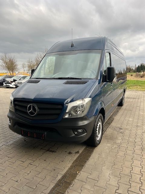 Blau Gebraucht 2016 Mercedes Sprinter Van | 19.700 € - Bild 1/4