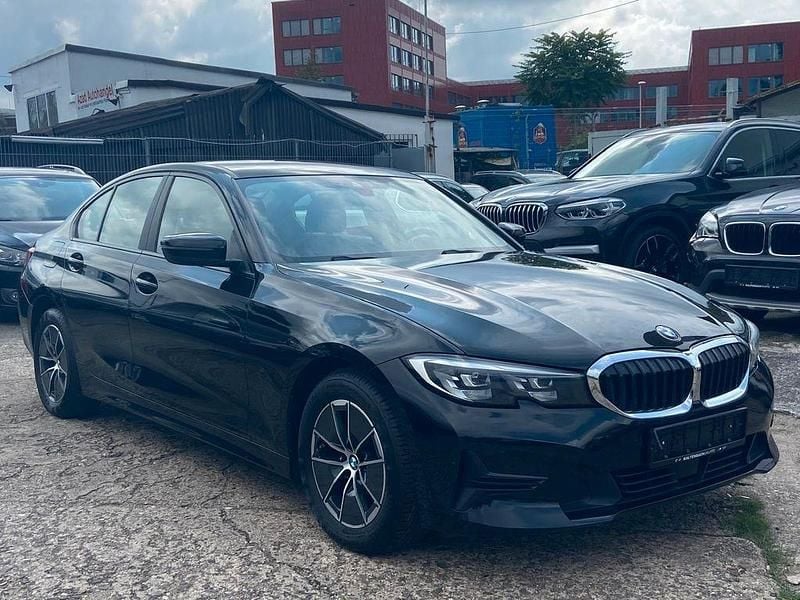Schwarz Gebraucht 2020 BMW 318 Limousine | 23.999 € (Teuer) - Bild 1/4