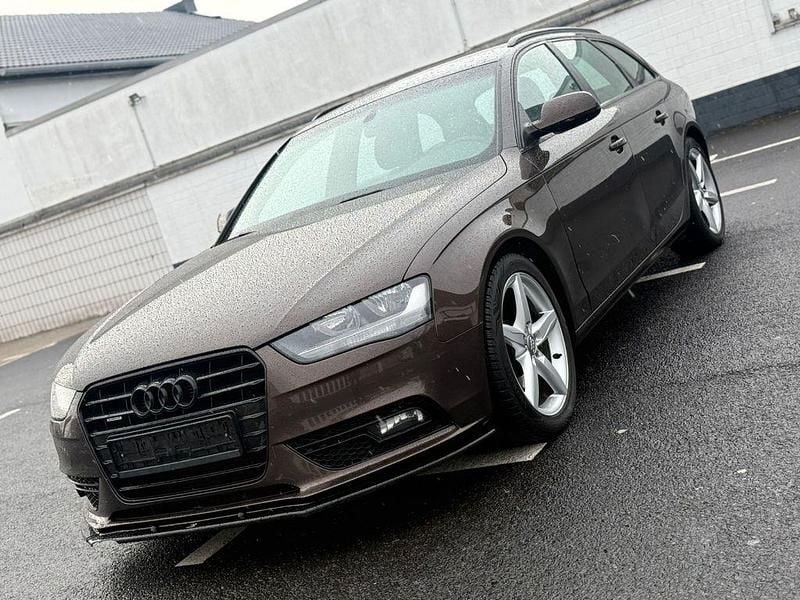 Braun Gebraucht 2013 Audi A4 Attraction Kombi | 5.499 € (Superpreis) - Bild 1/4