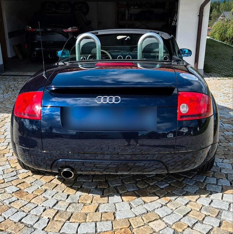 Second-hand Audi TT 150 CP (110 kW) 2002 Albastru Coupe