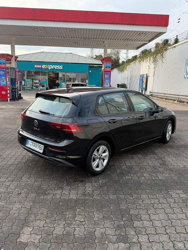 Gebraucht VW Golf VIII Life 116 PS (85 kW) 2024 Schwarz Limousine