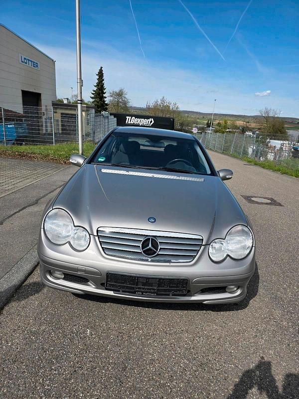 Gebraucht Mercedes C200 163 PS (119 kW) 2003 Grau Coupé