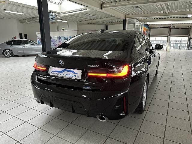 Gebraucht BMW 320 M Sport 184 PS (135 kW) 2024 Schwarz Limousine