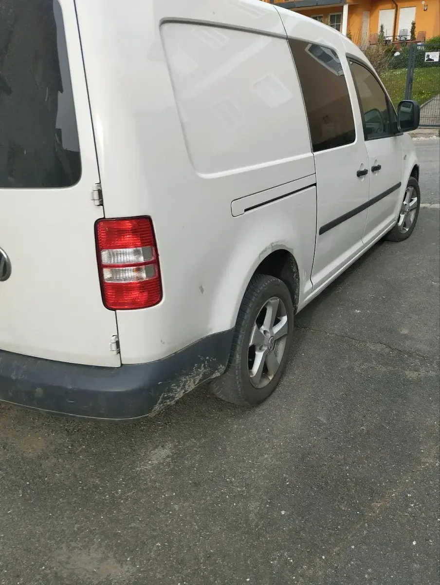 Second-hand VW Caddy Maxi 140 CP (102 kW) 2012 Alb Monovolum