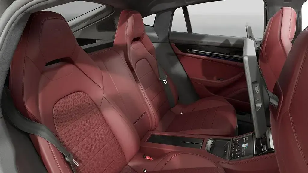 Neu Porsche Panamera GTS 500 PS (367 kW) 2026 Schwarz Kleinwagen