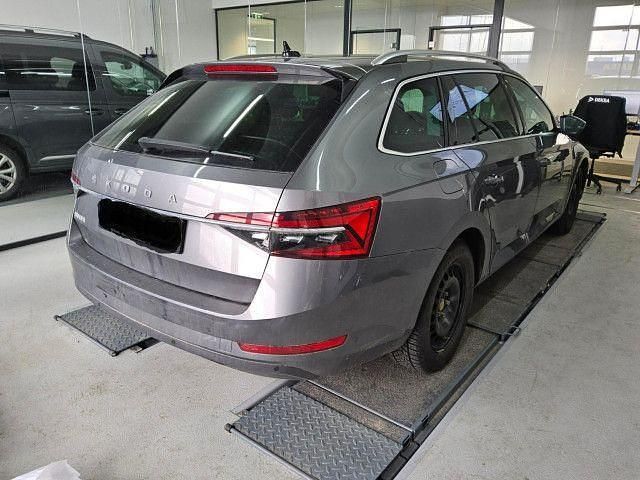 Gebraucht Skoda Superb Style 150 PS (110 kW) 2023 Graphitegrau metallic Kombi