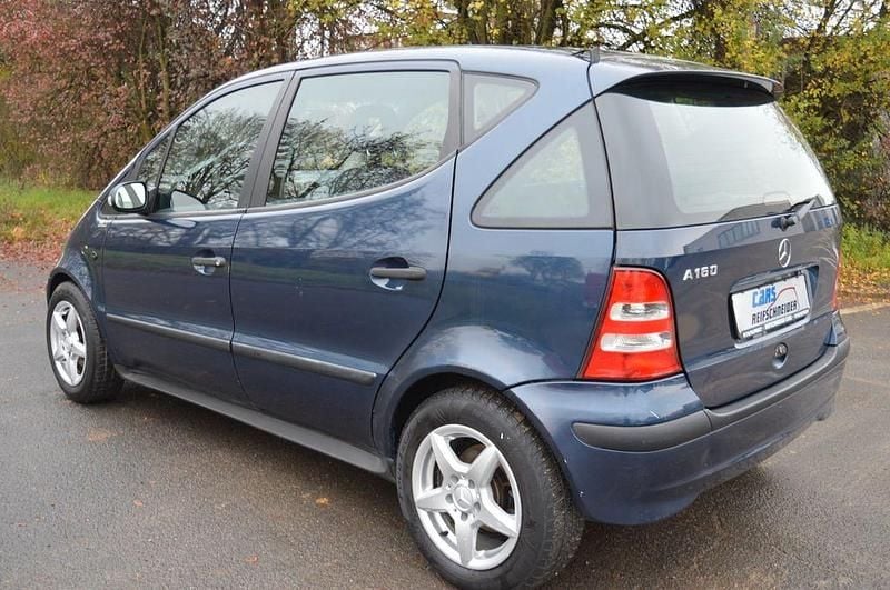 Gebraucht Mercedes A160 Avantgarde 102 PS (75 kW) 2004 Blau Van / Kleinbus