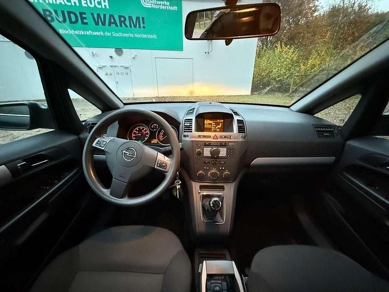 Schwarz Gebraucht 2007 Opel Zafira Van / Kleinbus | 4.500 € (Etwas zu teuer) - Bild 1/4