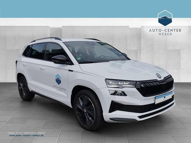 Weiß Gebraucht 2025 Skoda Karoq SportLine SUV | 39.995 € (Teuer) - Bild 1/4