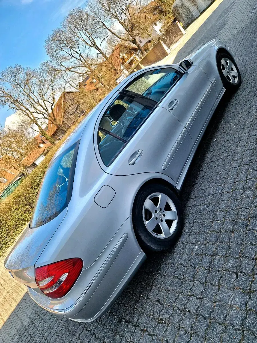 Brugt Mercedes E320 Avantgarde 224 HK (164 kW) 2002 Sølv Sedan