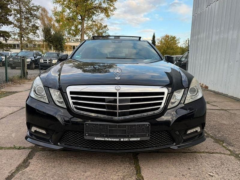 Schwarz Gebraucht 2009 Mercedes E350 Avantgarde Limousine | 9.900 € (Fairer Preis) - Bild 1/4