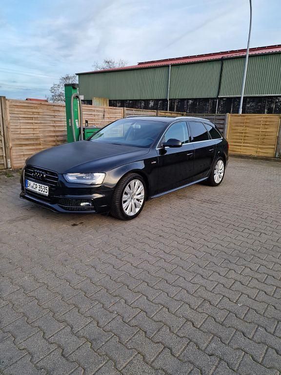 Schwarz Gebraucht 2014 Audi A4 Ambition Kombi | 14.000 € (Etwas zu teuer) - Bild 1/4