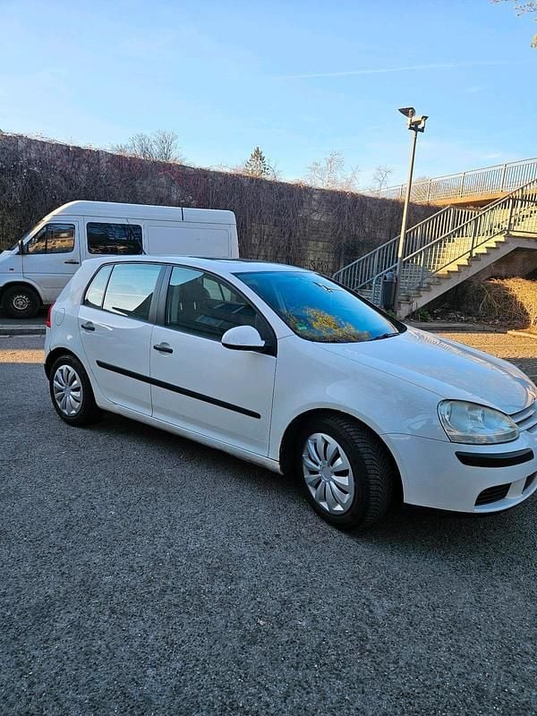 Gebraucht VW Golf V 102 PS (75 kW) 2005 Weiß Kleinwagen