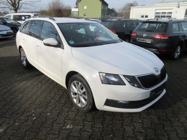 Weiß Gebraucht 2020 Skoda Octavia Tour Kombi | 9.988 € (Fairer Preis) - Bild 1/4