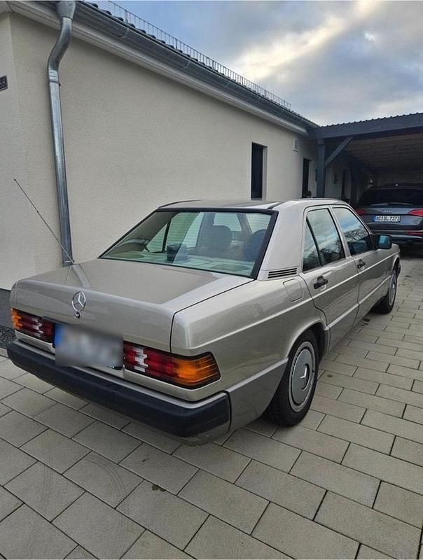 Gebraucht Mercedes 190 109 PS (80 kW) 1990 Limousine