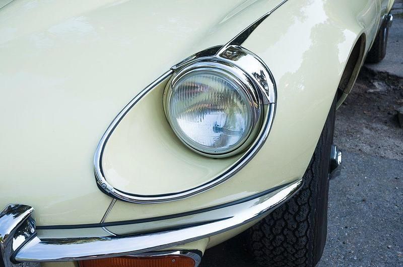 Gebraucht Jaguar E-Type 267 PS (196 kW) 1973 Gelb Cabrio