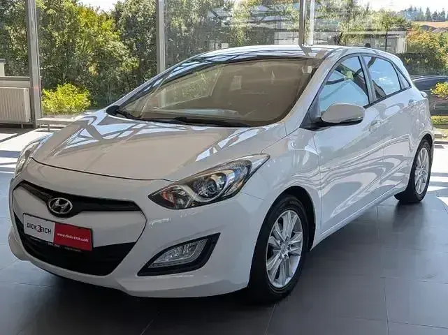 Gebraucht Hyundai i30 Edition 99 PS (72 kW) 2014 Weiß Limousine