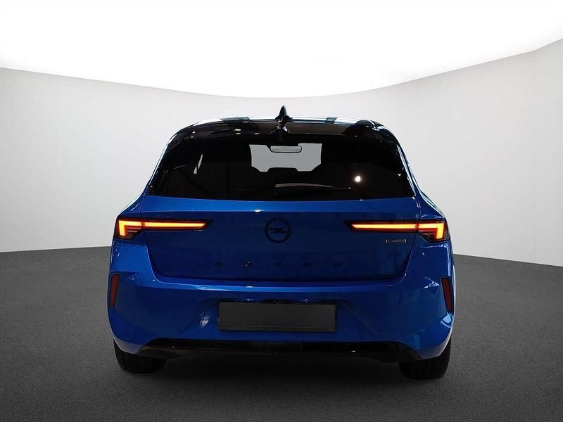 Neu Opel Astra 145 PS (106 kW) 2025 Kobald blau met. Limousine